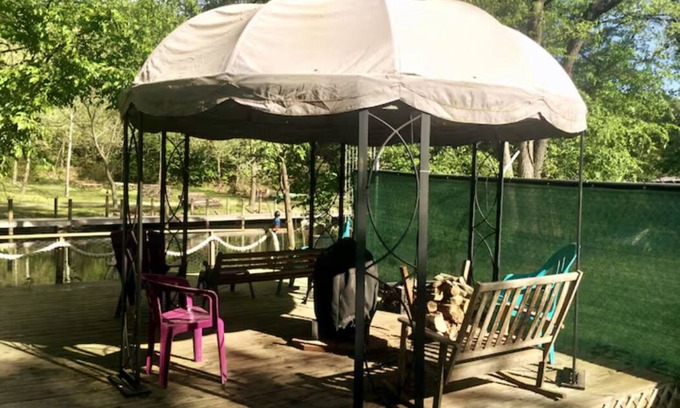 Piney House | Bull Bayou, Trailer