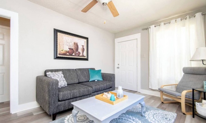 Capitol Hill House | Bungalow Close To Childrens Hospital Big Backyard