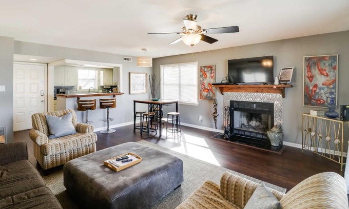 Lake Hamilton Apartment | Cozy Lake Hamilton Condo with Balcony and Pool Access!