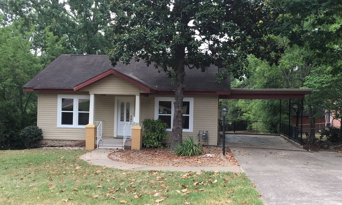 Hot Springs House | Don't miss Fall in Hot Springs! Come see the Fall colors! nClose to everything!