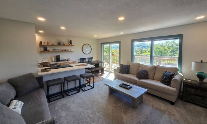 Holiday Island House | Eagles Roost Lakeview Terrace