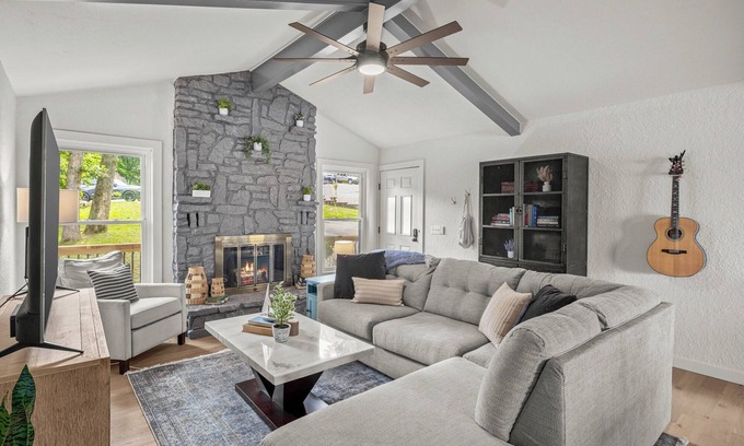 Bella Vista House | Lakefront, luxury beds, hot tub, fire pit, game room, private dock & boathouse.