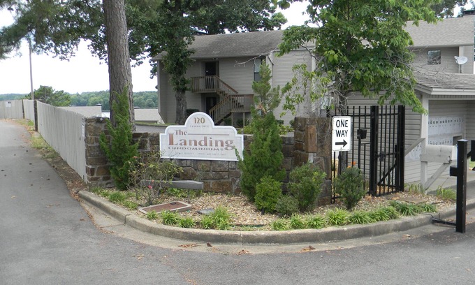 Lake Hamilton Condo | Off Season Rates! Ideal location on Lake Hamilton!