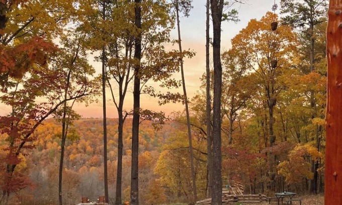 Eureka Springs Cabin | Scenic Mountain view cabin,Kayaks,public Lake Access in Eureka Springs