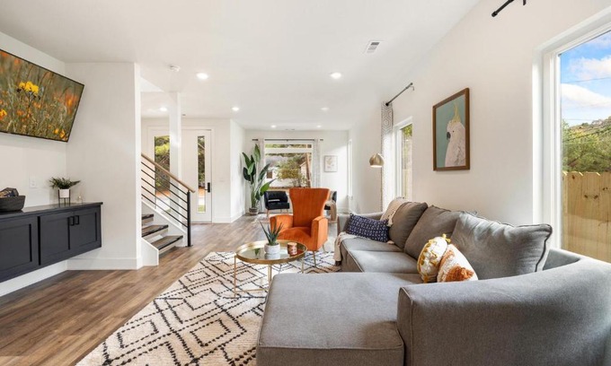 Fayetteville House | The Elm - Urban Downtown Home - South Fayetteville