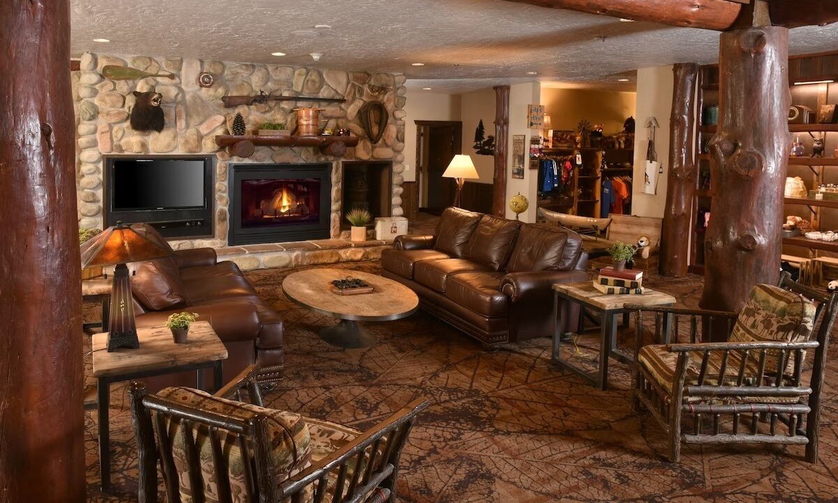 Onalaska House | Comfort Meets Rustic: Scenic Views w/ Cozy Rooms in Onalaska | 4 Units