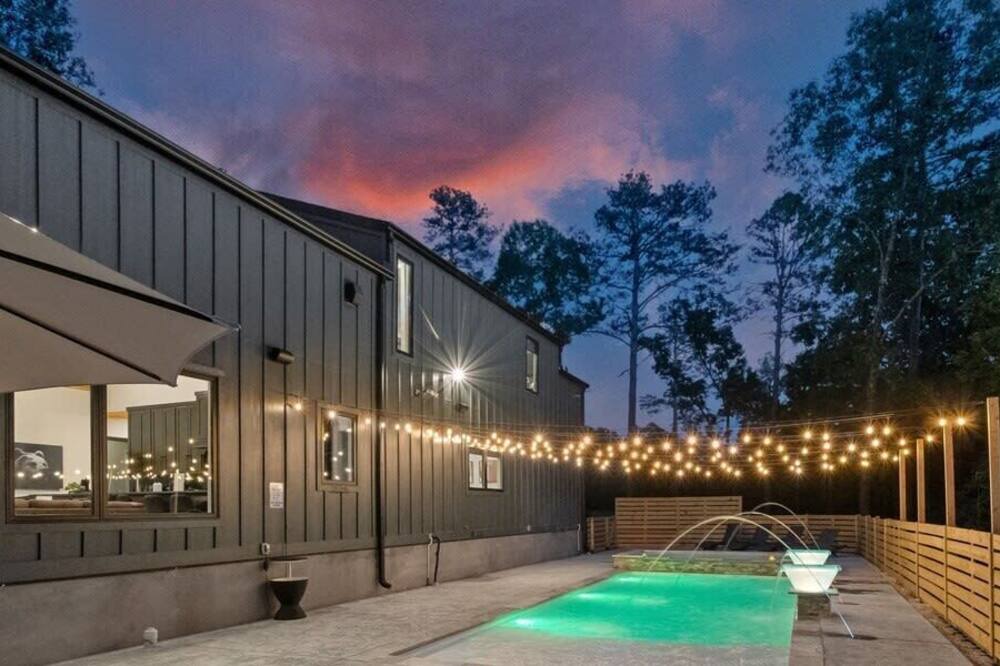 Rogers Cabin | Beaver Lake Luxury Cabin | Private Pool & Hot Tub