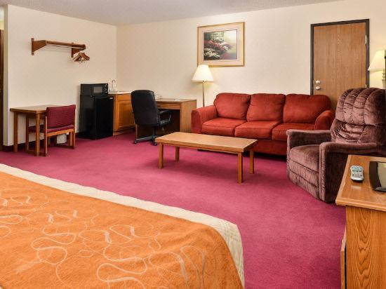 Photo of Livingroom in Harrisonville