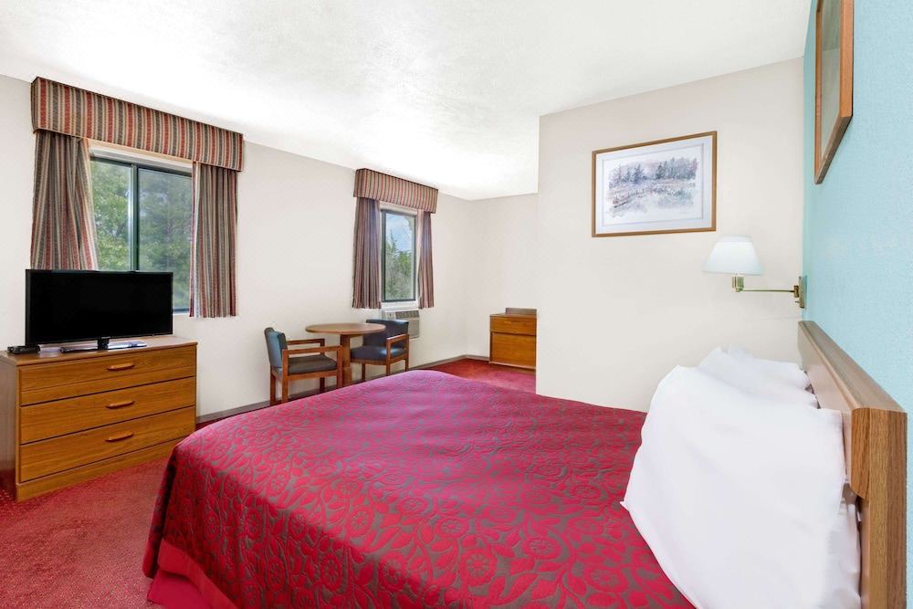 Photo of Bedroom in Warrensburg