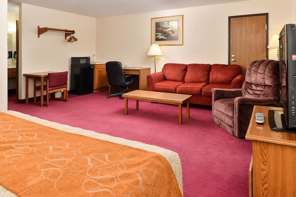 Photo of Livingroom in Harrisonville