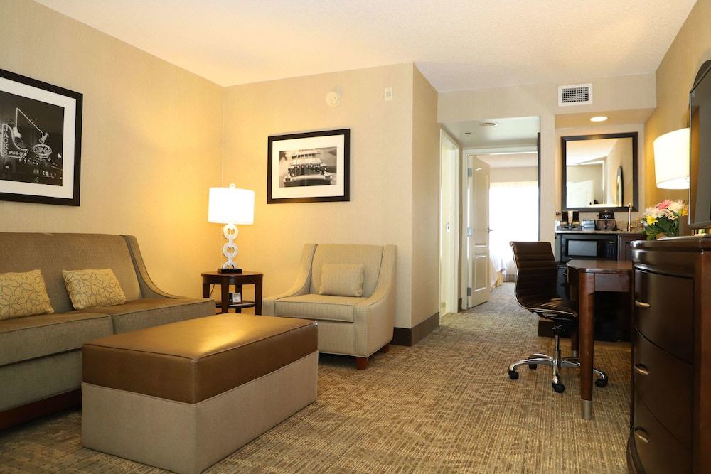 Photo of Livingroom in Music Row