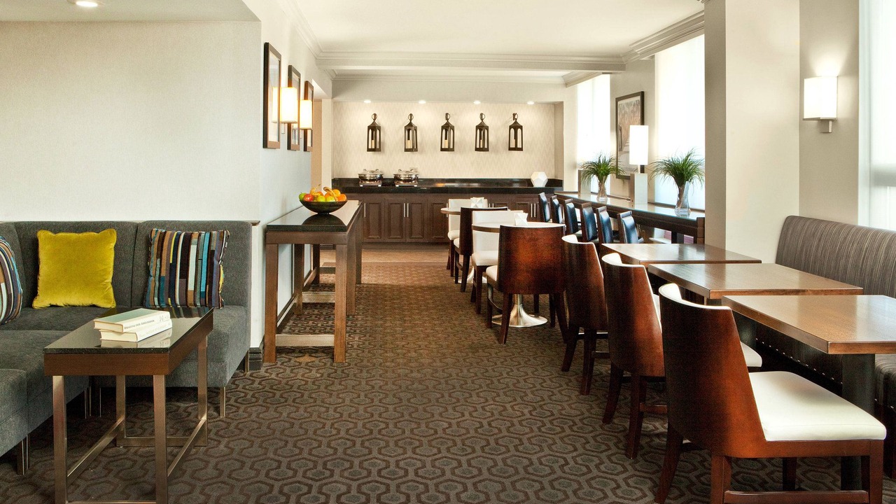 Photo of Livingroom in Country Club Plaza Area