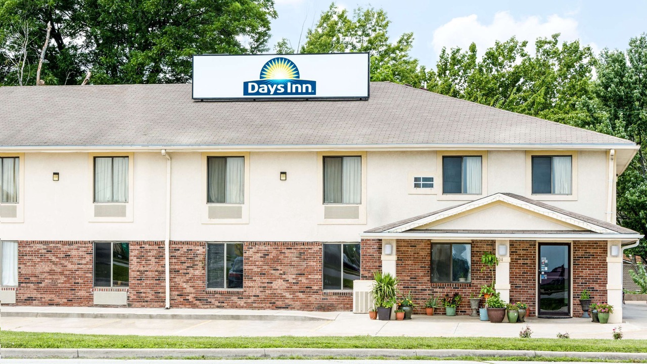 Photo of Buildings in Warrensburg