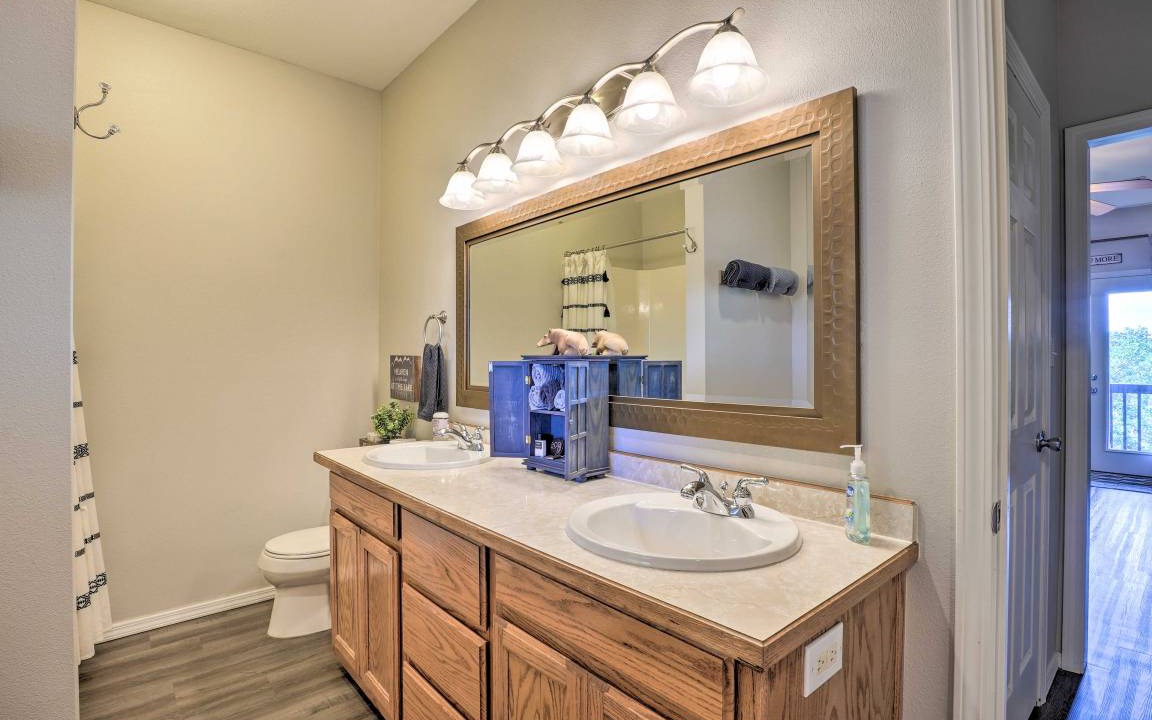 Photo of Bathroom in Sylvan Shores