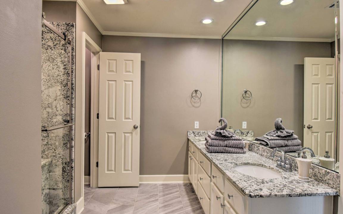 Photo of Bathroom in Piney