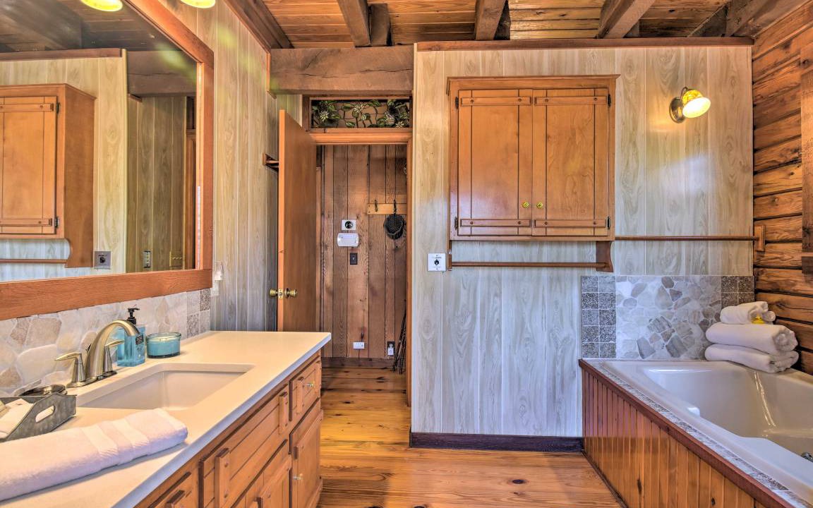 Photo of Bathroom in Pearcy