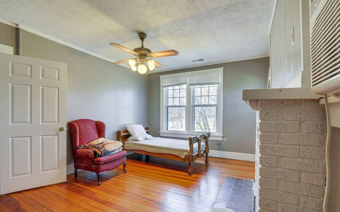 Photo of Livingroom in Wheatley