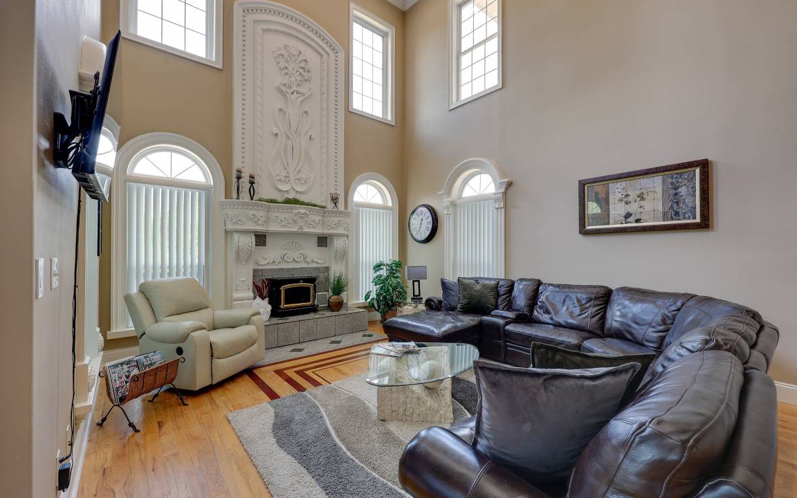 Photo of Livingroom in Mid America