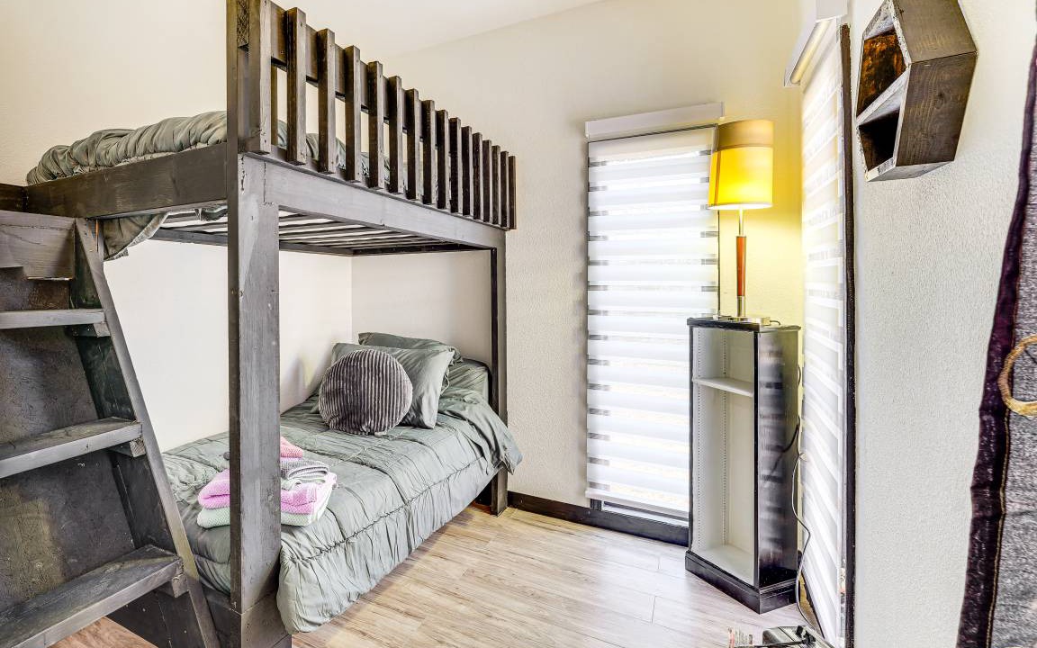 Photo of Bedroom in Springdale