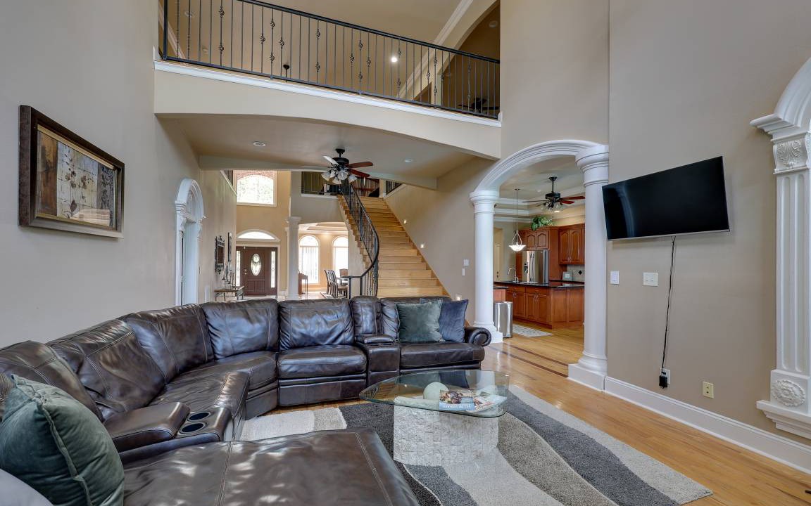 Photo of Livingroom in Mid America