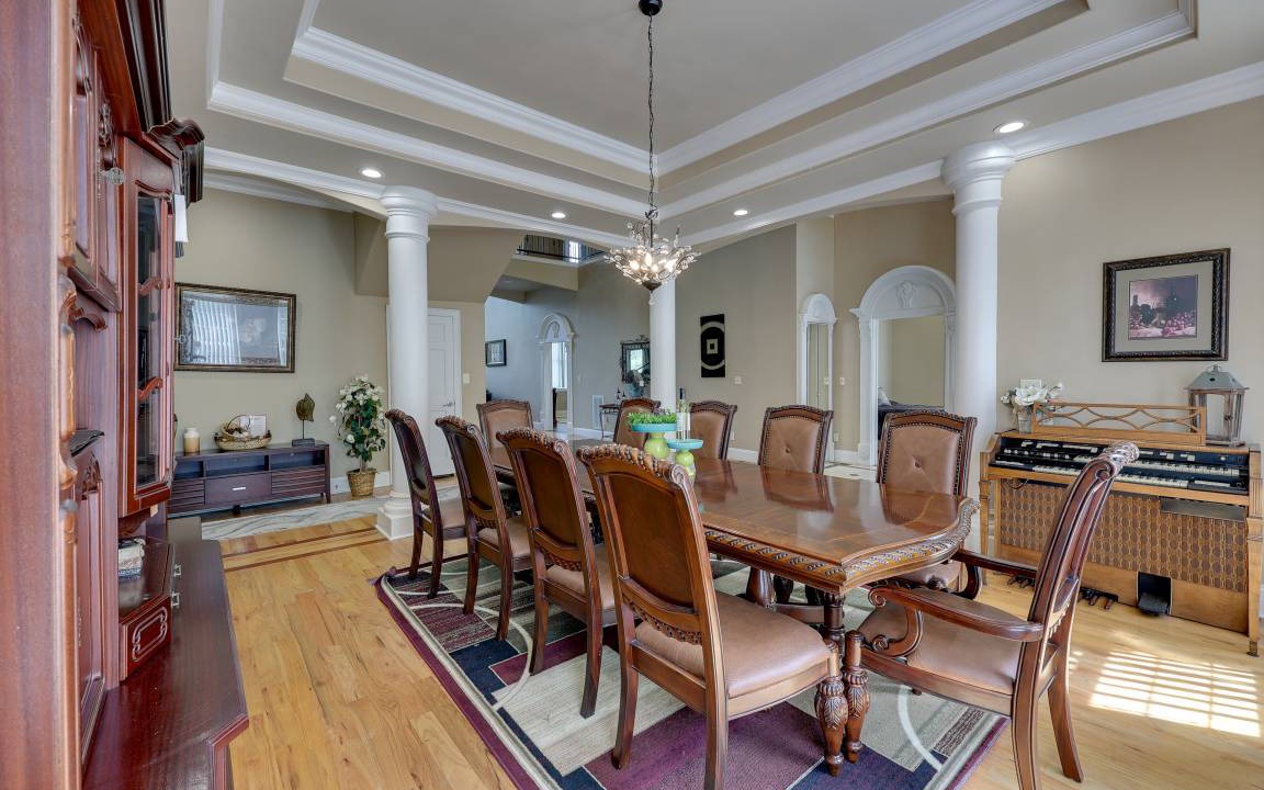 Photo of Livingroom in Mid America