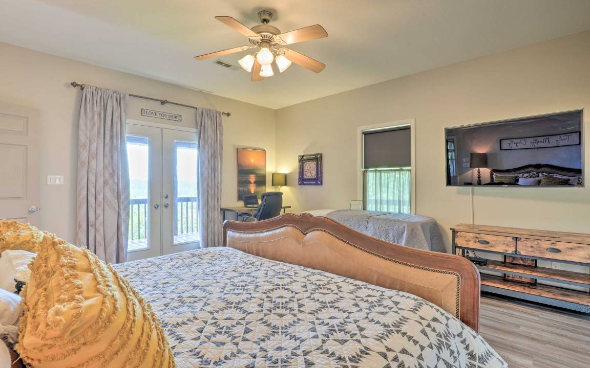 Photo of Bedroom in Sylvan Shores