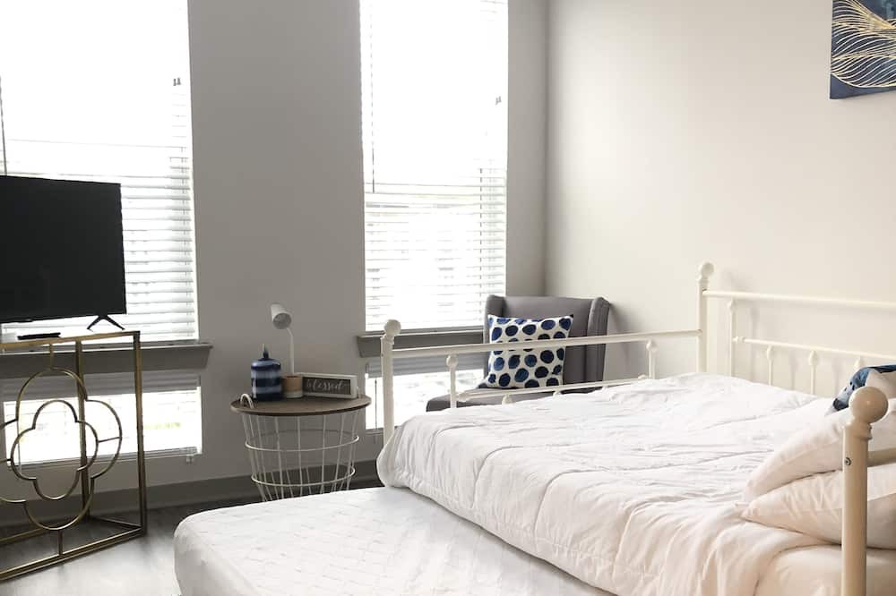 Photo of Bedroom in Hurwood Heights