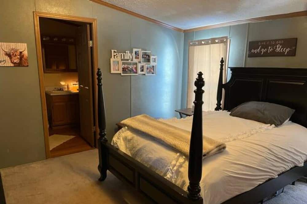 Photo of Bedroom in Americus