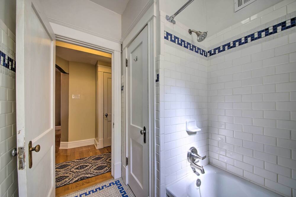 Photo of Bathroom in St. Louis
