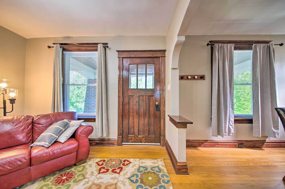Photo of Livingroom in St. Louis