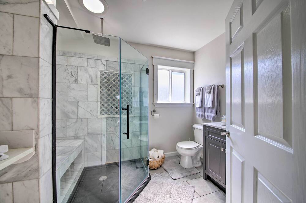 Photo of Bathroom in St. Louis