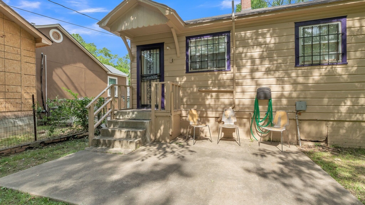 Photo of Outdoor in Capital View