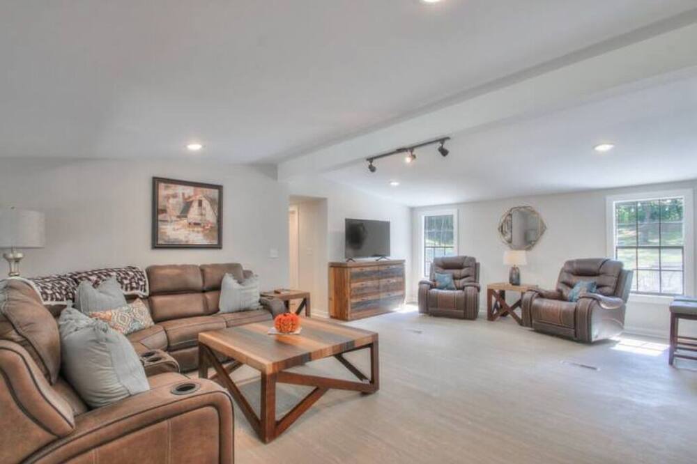 Photo of Livingroom in Mount Juliet