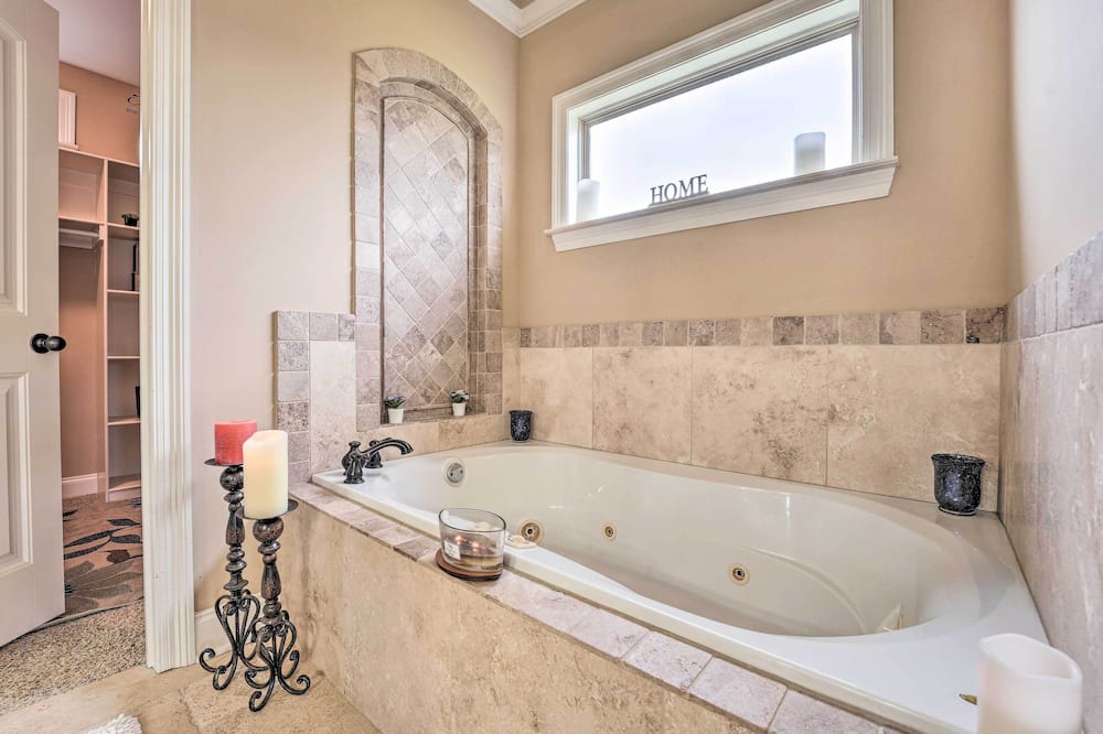 Photo of Bathroom in Atoka