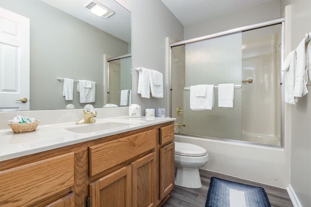 Photo of Bathroom in Hot Springs Village