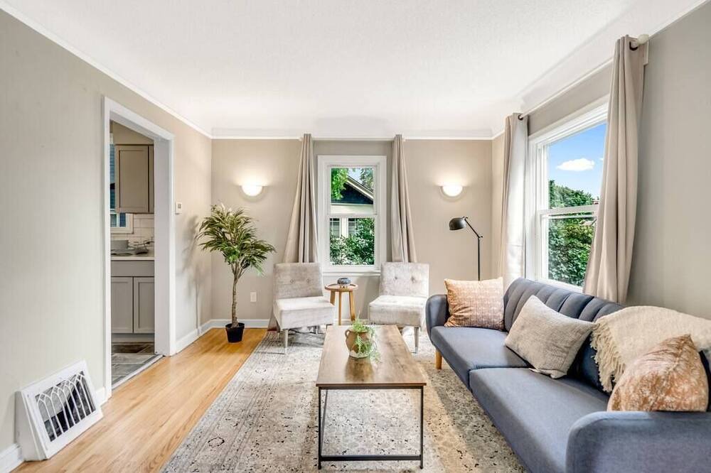 Photo of Bedroom in Midway