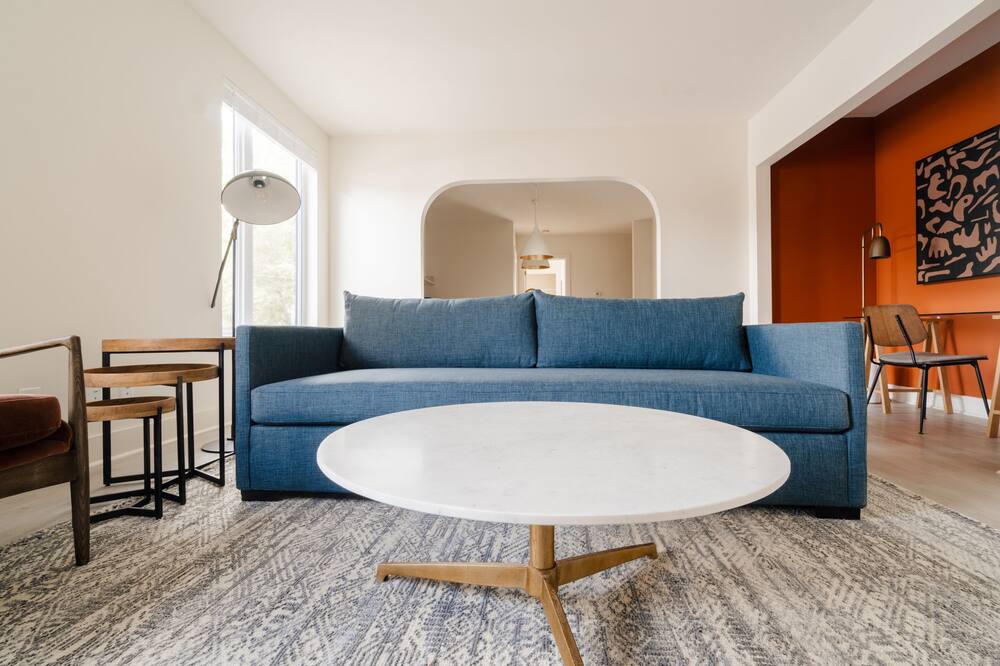 Photo of Livingroom in Five Points