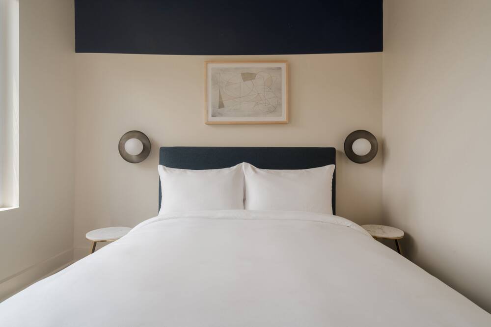 Photo of Bedroom in Five Points