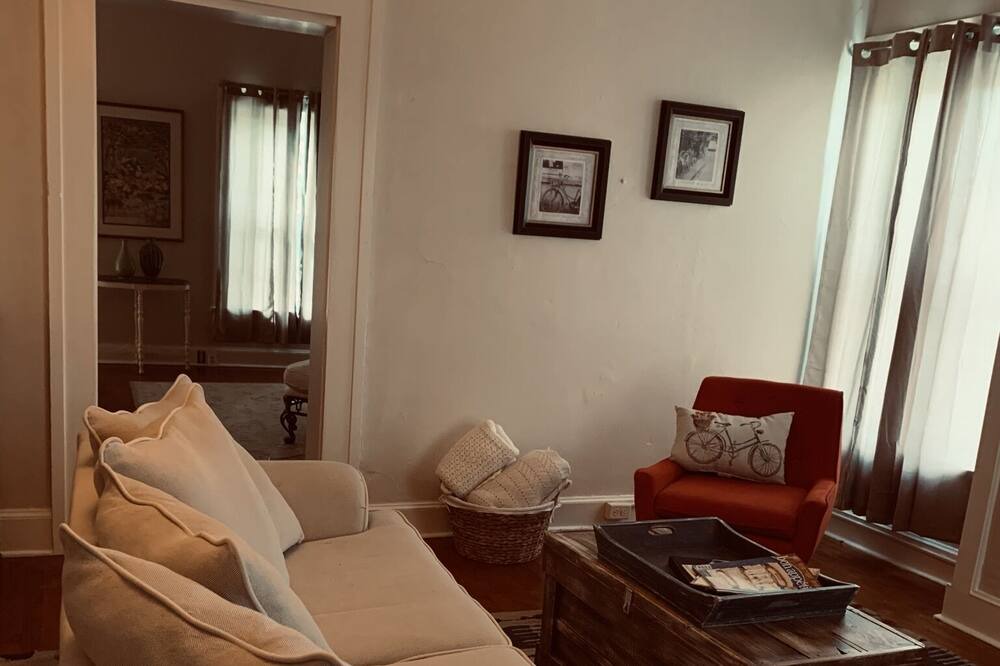 Photo of Livingroom in Hannibal