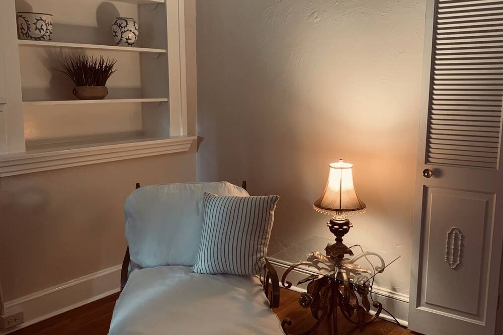 Photo of Livingroom in Hannibal