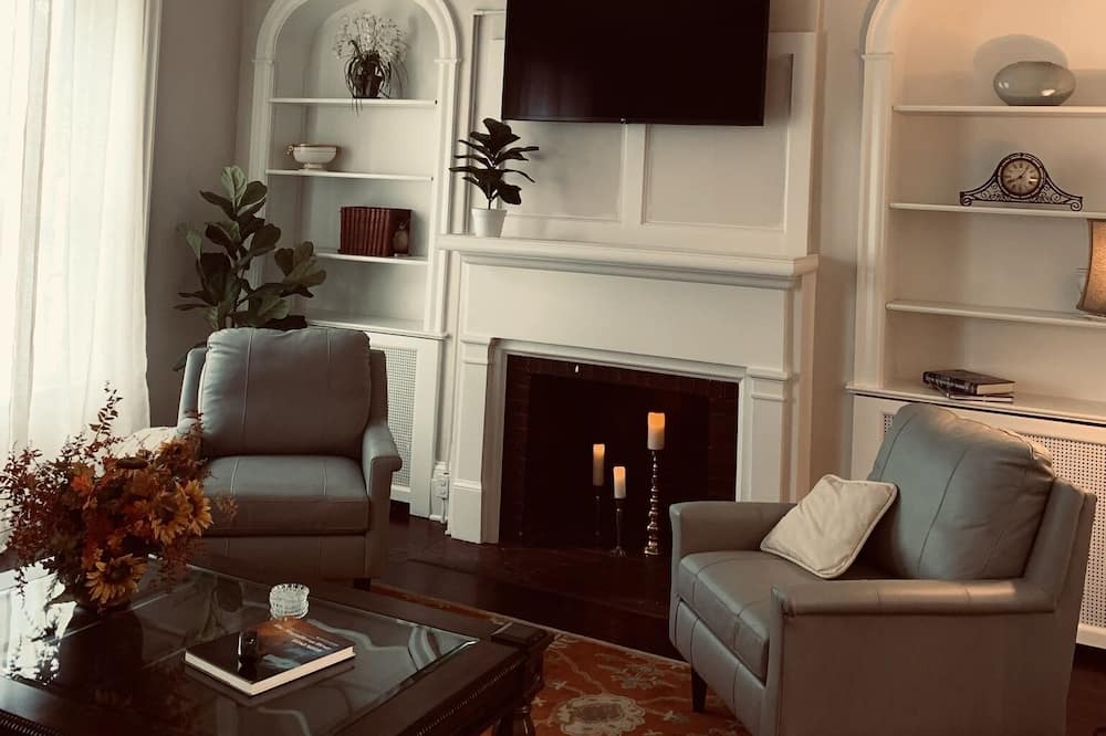 Photo of Livingroom in Hannibal