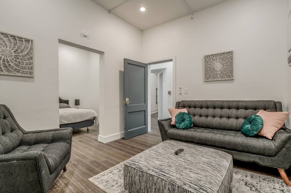 Photo of Livingroom in Clinton