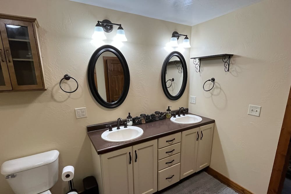 Photo of Bathroom in Ogdensburg