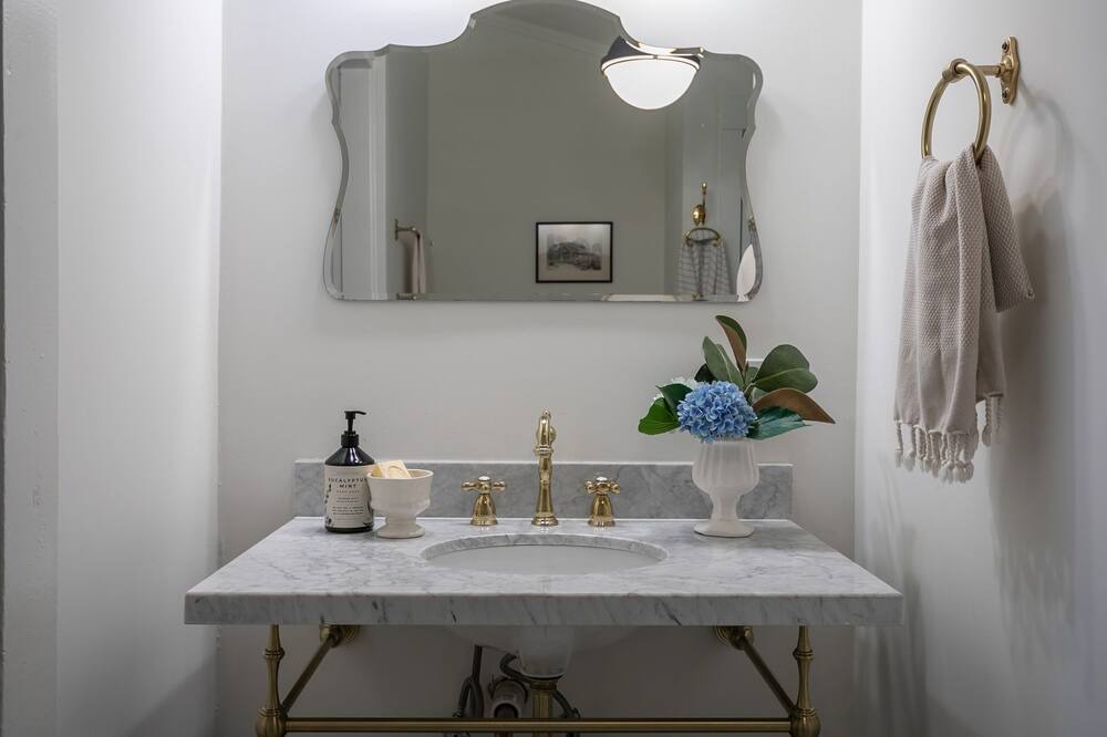 Photo of Bathroom in Kedron