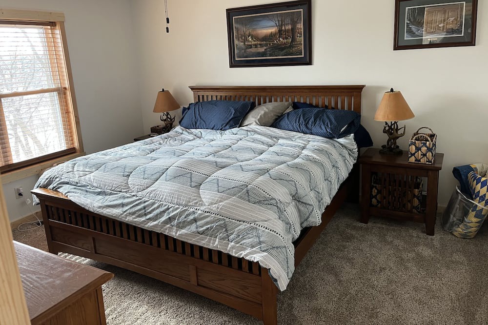 Photo of Bedroom in Jim Falls