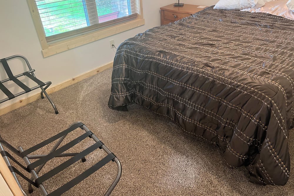 Photo of Bedroom in Jim Falls