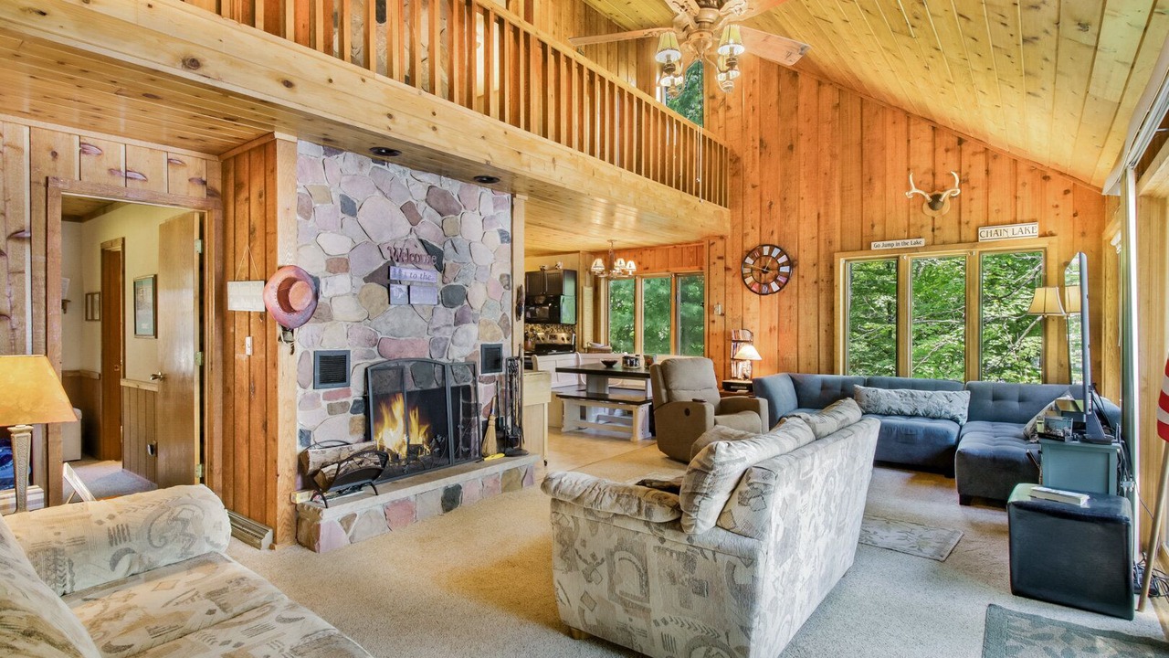 Photo of Livingroom in Chetek