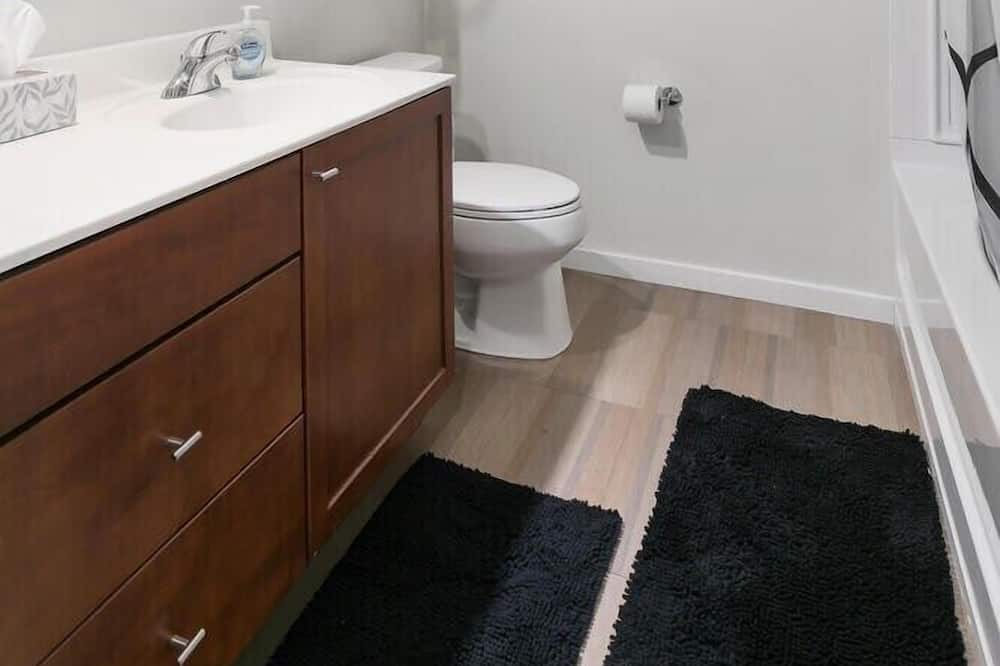 Photo of Bathroom in DeBaliviere Place