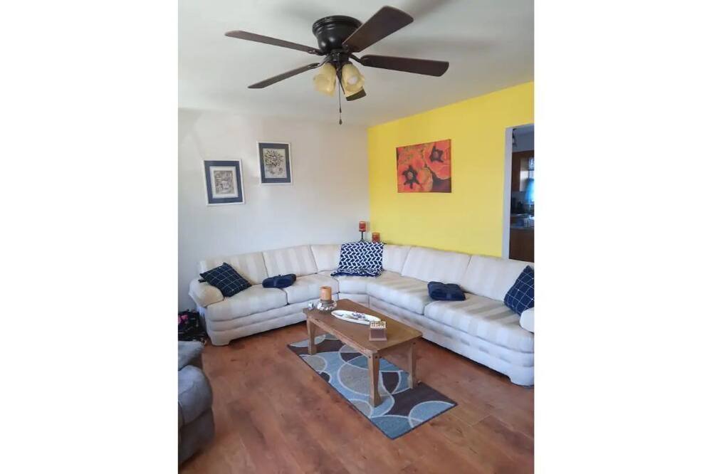 Photo of Livingroom in St. James