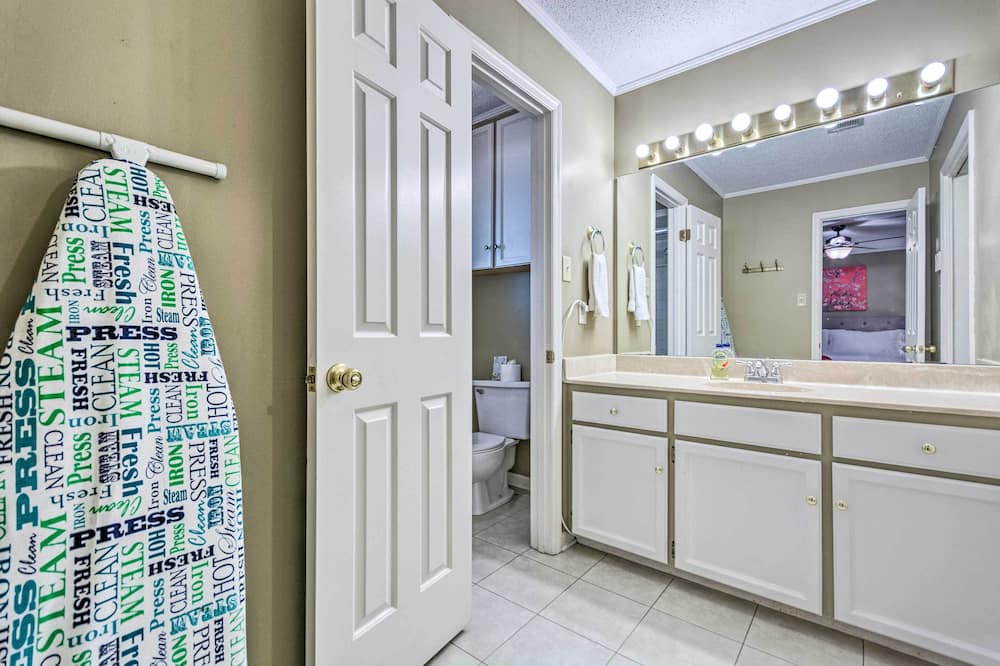 Photo of Bathroom in Reservoir